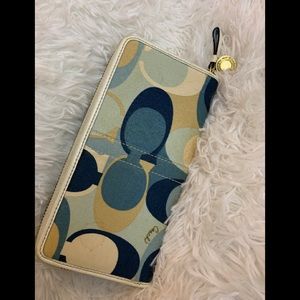 Coach wallet